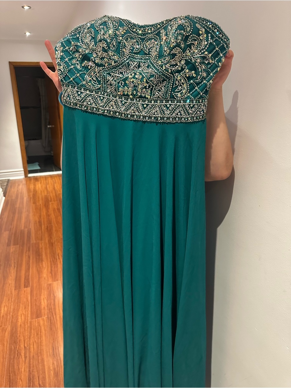 Evening gown - Picture 3 of 8